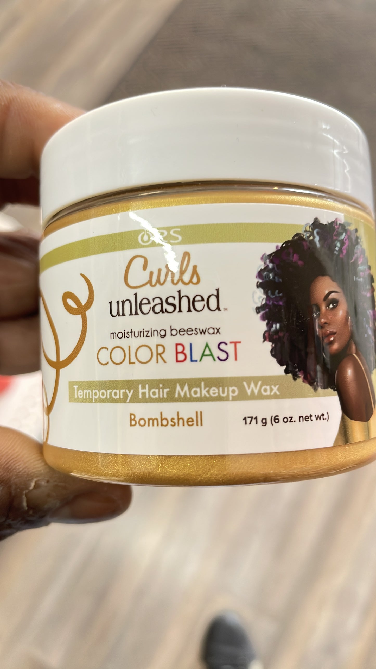 Color blast bombshell