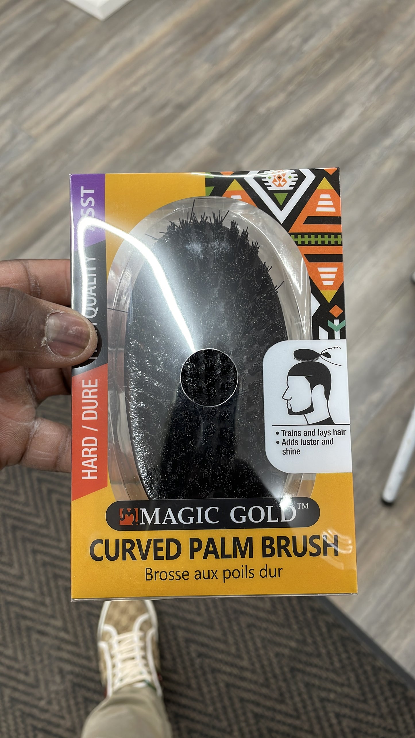 Curved palm brush